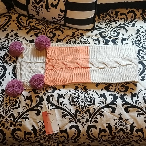 House of Disaster scarf - Picture 2 of 3